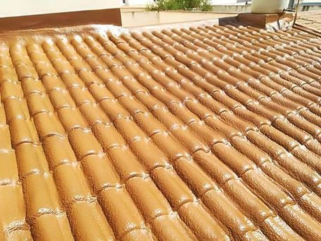 Aislamientos Poliuretano J.C. tejado en proceso de impermeabilización