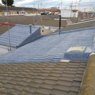 Aislamientos Poliuretano J.C. proceso de impermeabilización de tejado de vivienda