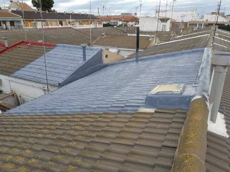 Aislamientos Poliuretano J.C. proceso de impermeabilización de tejado de vivienda